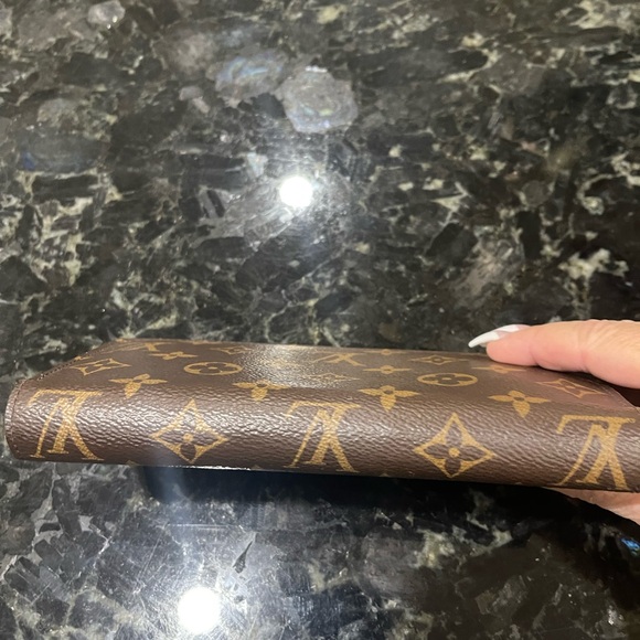 Louis Vuitton Zippy Wallet - Picture 3 of 8